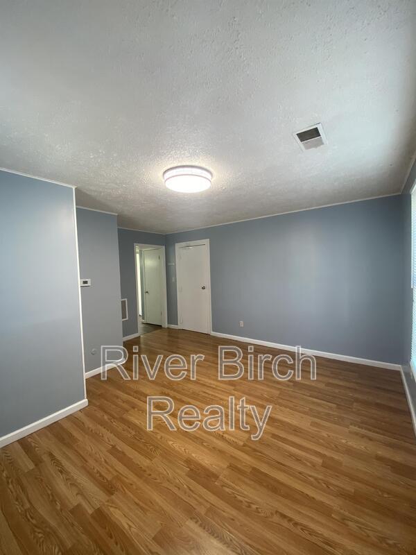 Photo - 1600 S 6th St