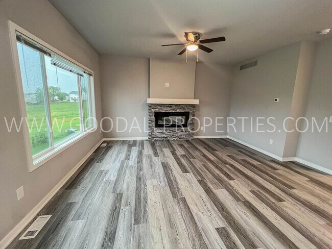 Photo - 3 Bedroom, 3 Bath Newer Build Home In Norwalk