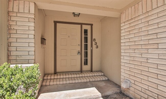 Photo - 833 Lakeview Dr