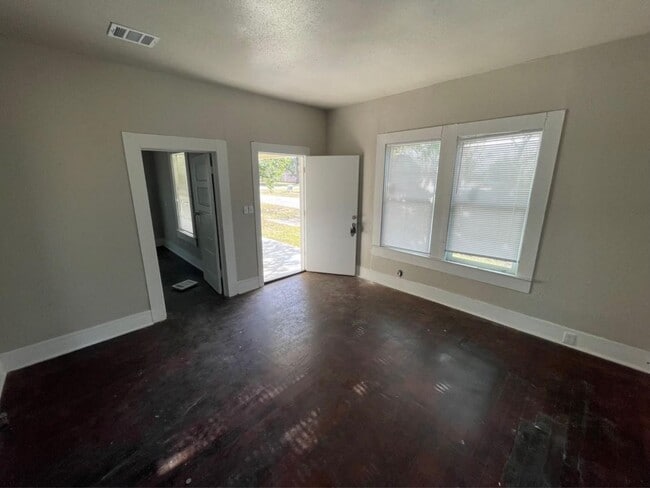 724 Orange Ave