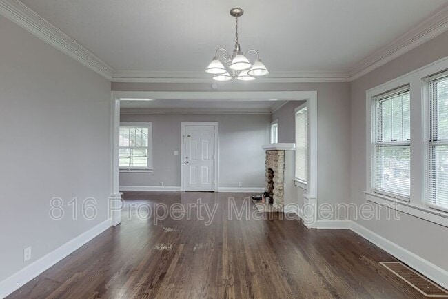 Photo - 2431 E 68th St