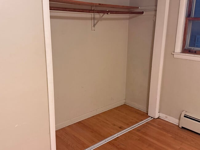 Photo - 1136 E 81st St