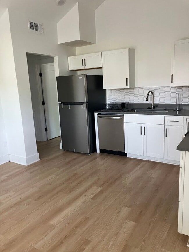 Photo - 717 N 9th St