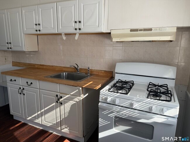 Photo - 61 Van Zant St Unit 2