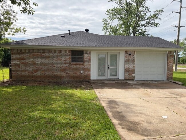 Photo - 5890 Helbig Rd