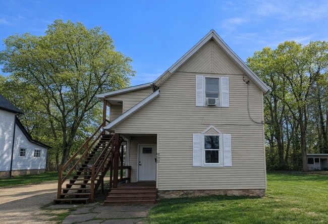 Building Photo - 933 1/2-933 1/2 W Wayne St Unit Wayne St 933