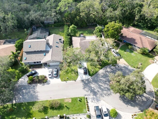 Photo - 423 Whispering Oaks Ct