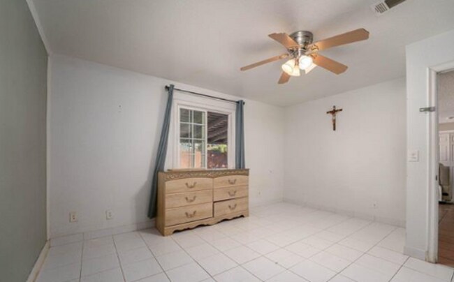 Photo - Spacious 3 Bedroom with large yard