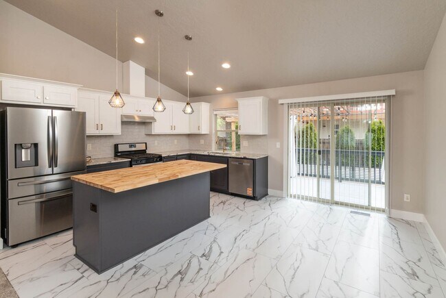 Photo - Refined Living in the Heart of Bend — Fully Remodeled Home for Lease