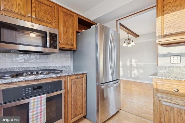 Building Photo - 720 Willow St Unit B