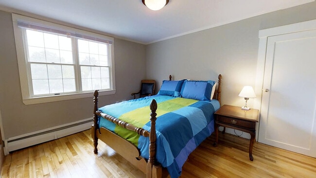 Building Photo - 7 Warren St Unit Winthrop Room