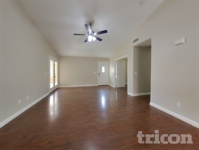 Photo - 12618 W Cambridge Ave