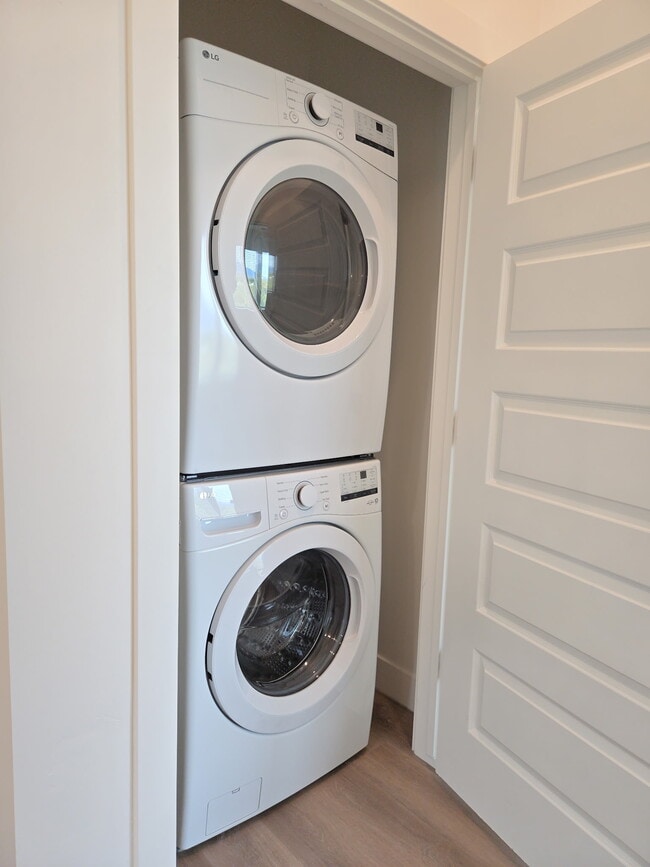 Photo - 25th and Quincy