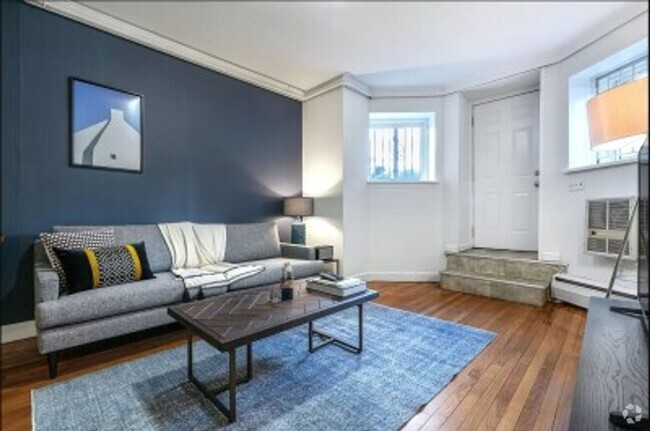 Building Photo - 542 Beacon St Rental