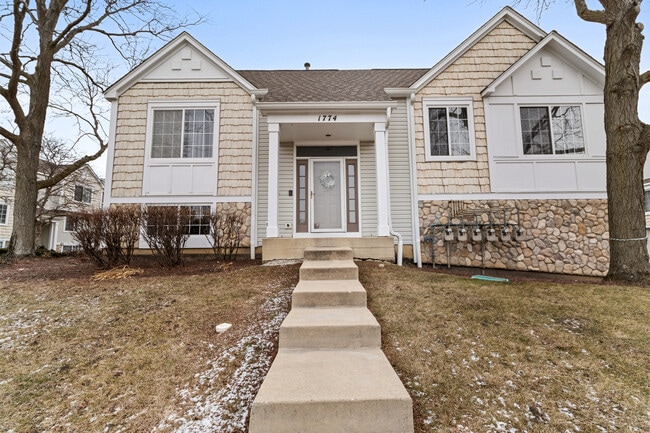 Building Photo - 1774 Middlebury Dr Rental