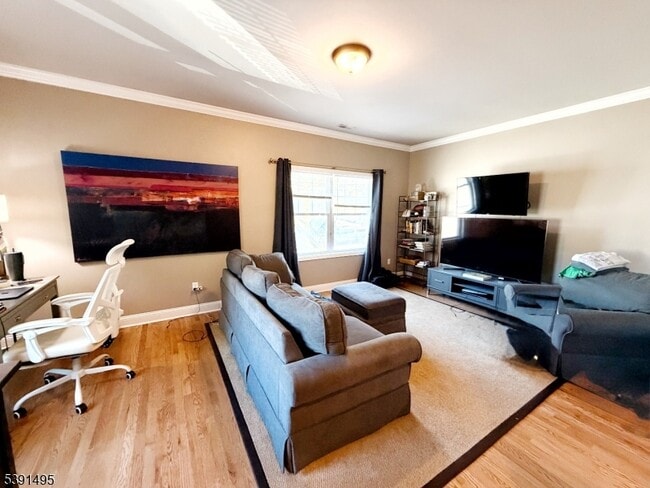 Photo - 12 Clinton Ln