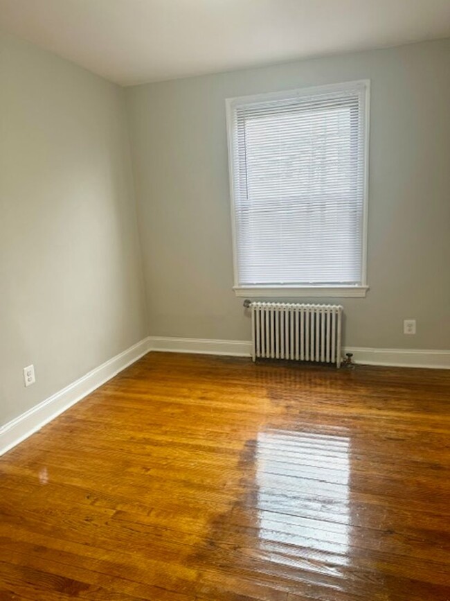 Building Photo - 1124 16th St NE Unit 3 Rental