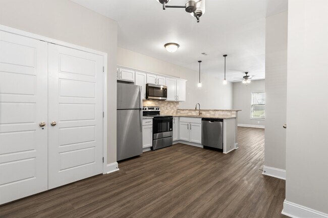 Photo - 203 Copeland Rd