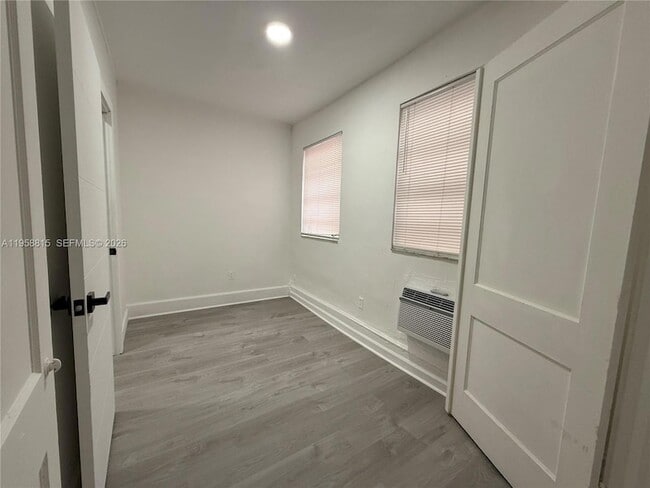 Photo - 1560 SW 5th St Unit 10