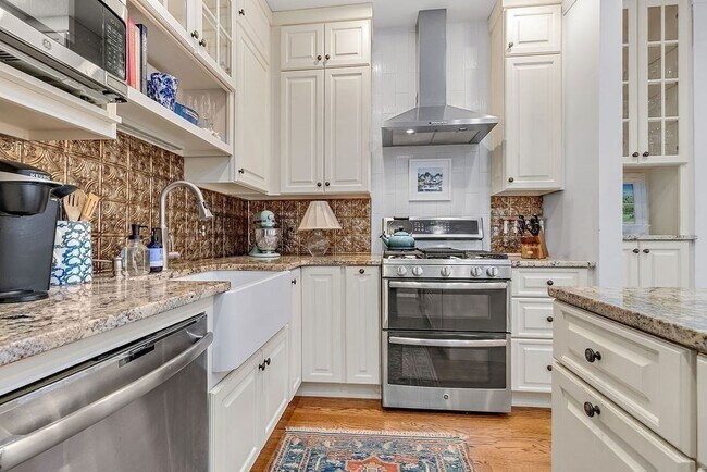 Photo - 34 Worcester Sq Unit 4