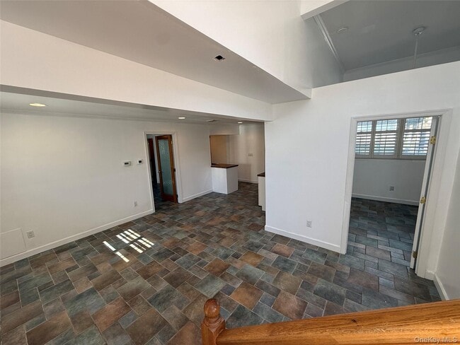 Photo - 73 Waterford Rd