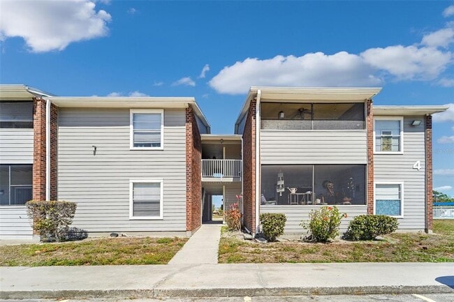 Building Photo - 1400 Gandy Blvd N Unit 411