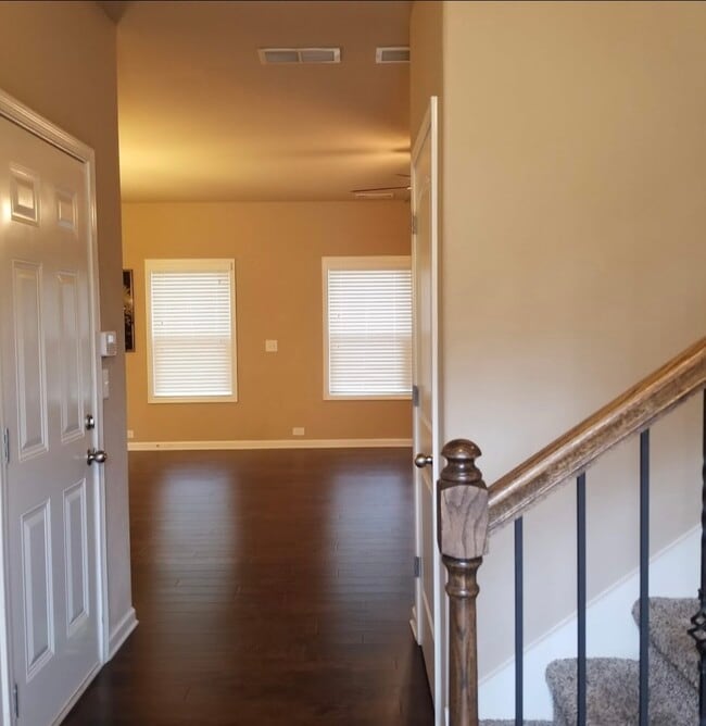 Front door view - 3911 Kingfisher Dr