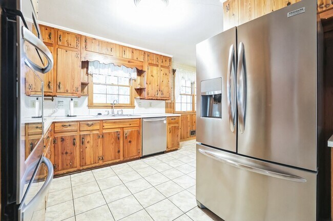 Photo - 415 Haven Ln