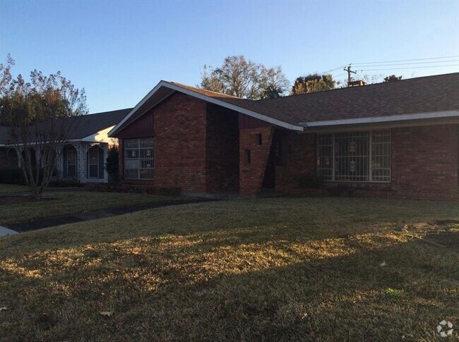 Building Photo - 3715 Latma Dr Rental