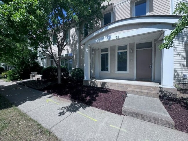 Building Photo - 3BR Home w/ 2-Car Garage | Prime Norfolk Location