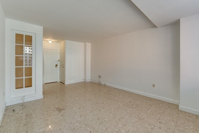 Photo - Spacious & Bright Junior One Bedroom at River Place North