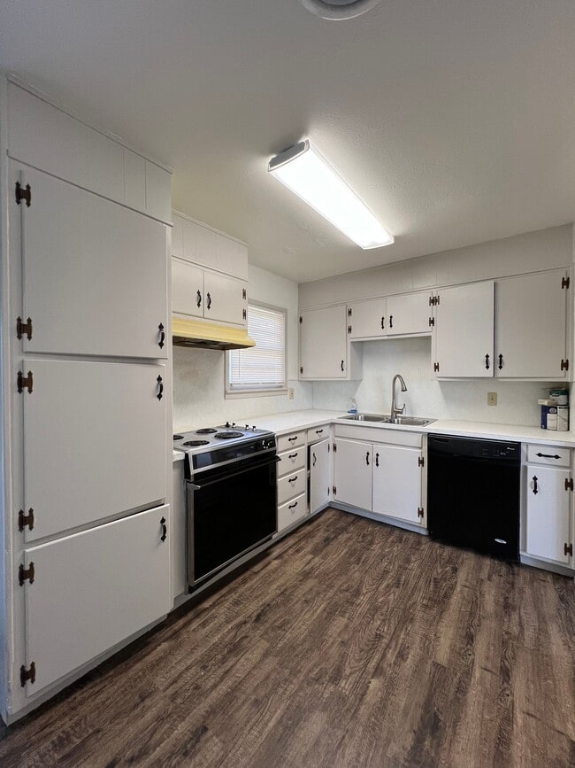 Photo - 3106 Aberdeen Ave