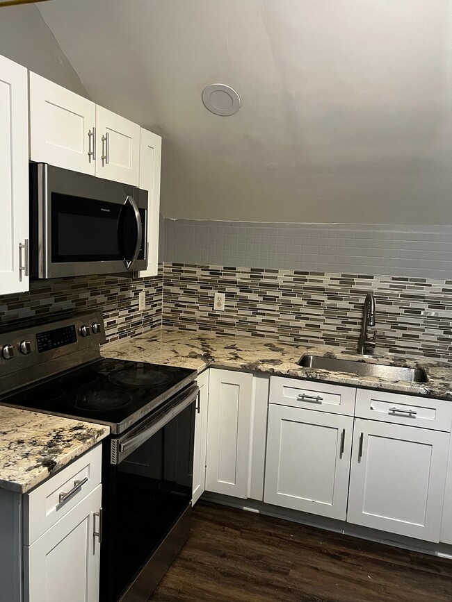Photo - 196 Garfield Ave Unit 3FL