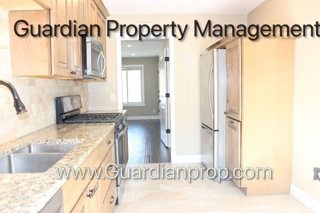 Photo - Renovated Side By Side Town Home, 2 Full baths, 2 Full Garage Spaces, Video Walk Through