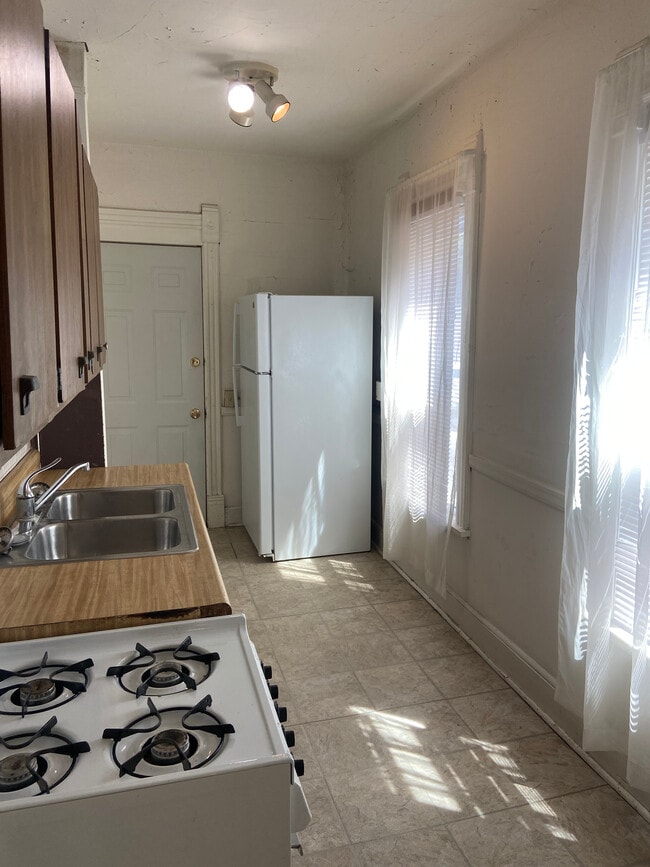 Photo - 19 N Bassett St