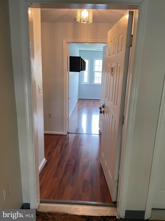 Photo - 8371 Montgomery Run Rd Unidad J