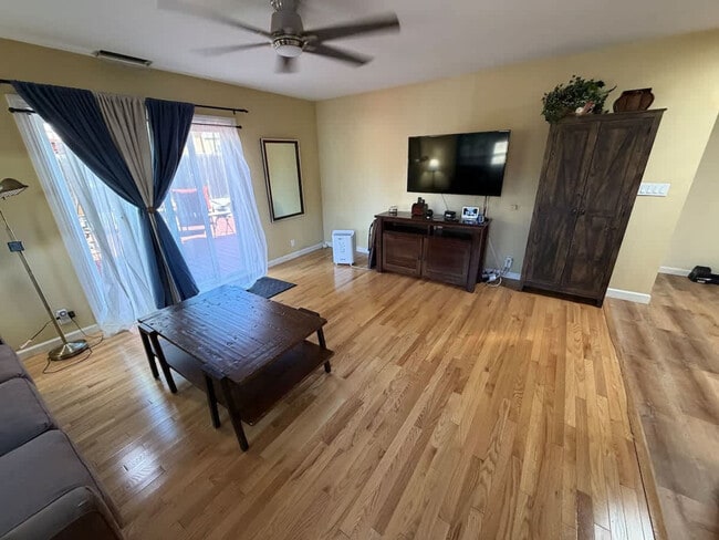 Photo - 2069 Horne St Unidad ID1364157P