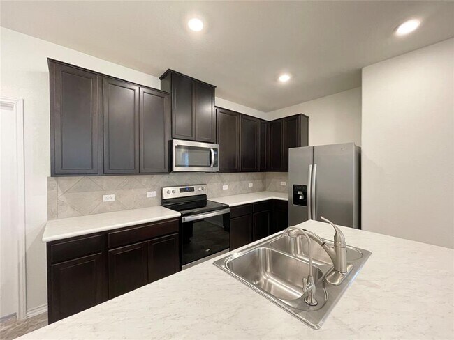 Photo - 168 Crimson Ln