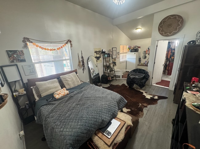 Photo - 577 400 S Unit Side Studio Apartment