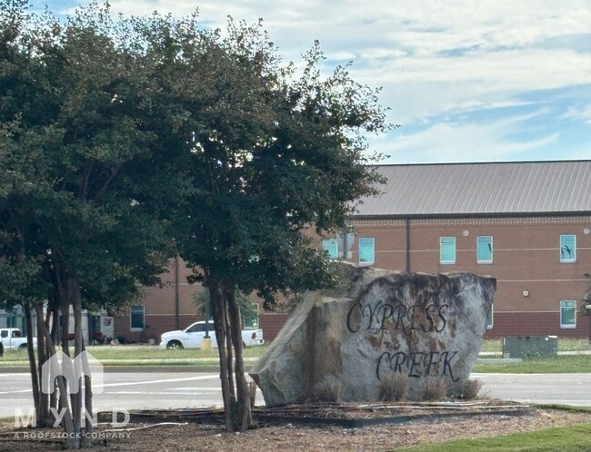 Photo - 1122 Buckingham Dr