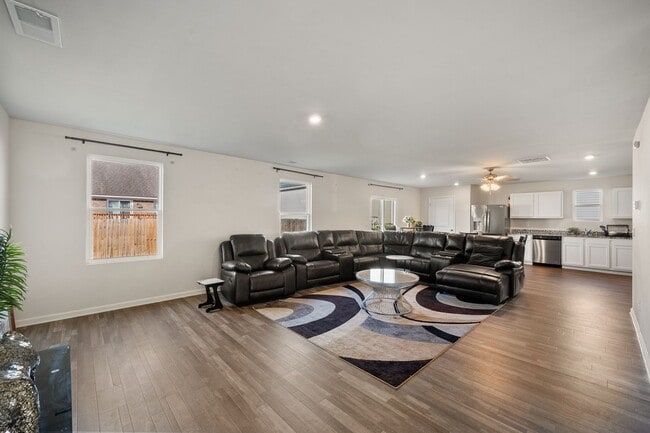 Photo - Modern Spacious 5-Bedroom Home Built in 2023