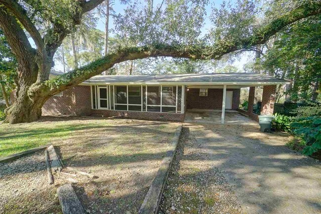 1804 Skyland Dr