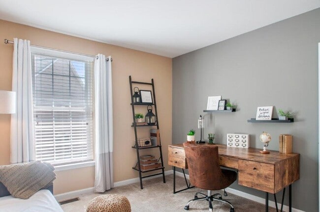 Montgomery Manor Apartments & Townhomes