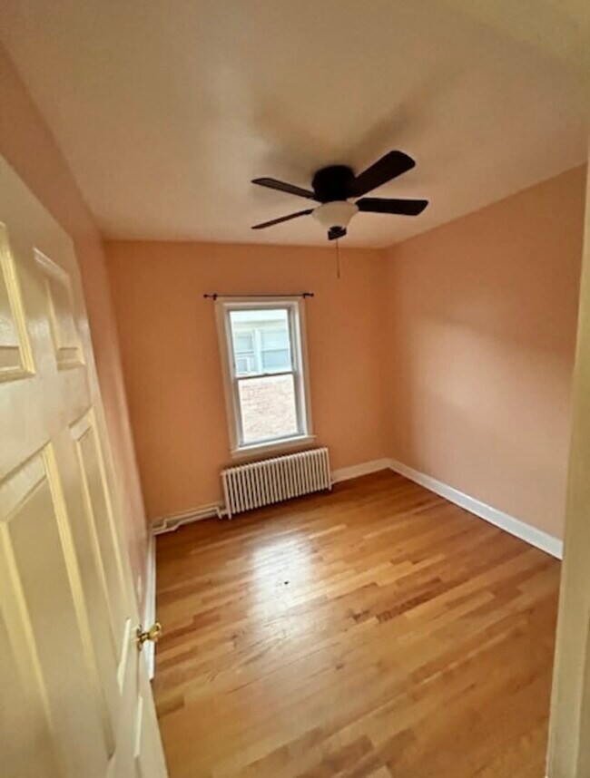 Photo - 5048 W Henderson St Unidad 2R