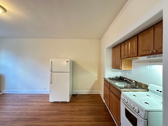 Photo - 3335 W Diversey Ave Unit 332