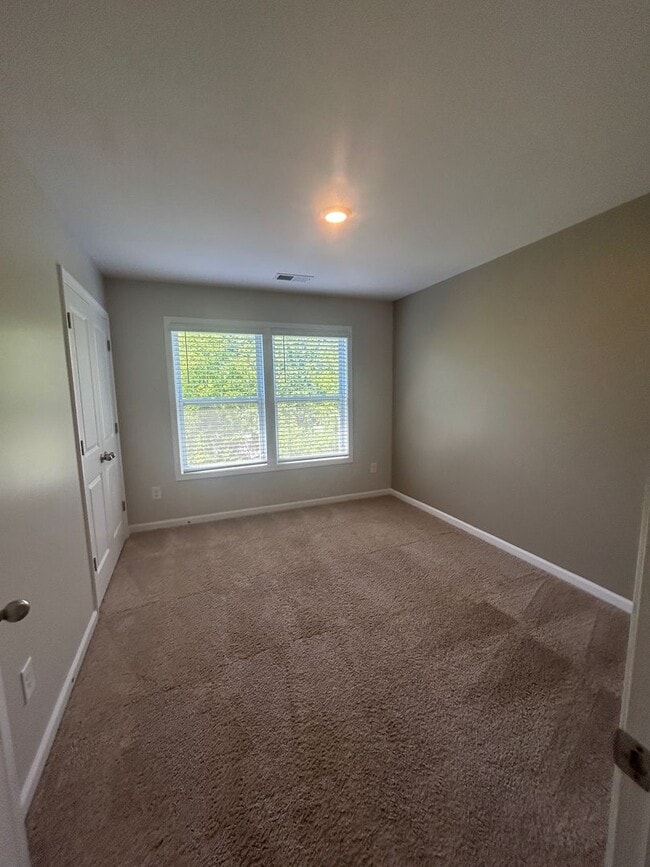 Photo - Modern Fountain Park Townhome with Open Floor Plan & 9’ Ceilings
