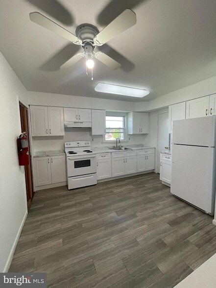 Photo - 711 E Maple Ave
