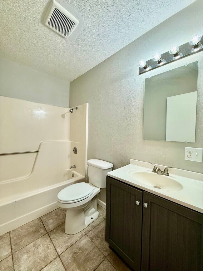 Photo - 1110/1114 2nd St SE Unit 1114 2nd St SE