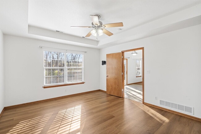 Photo - 5104 Sandstone Dr