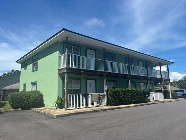 Building Photo - 567 Florosa Ct